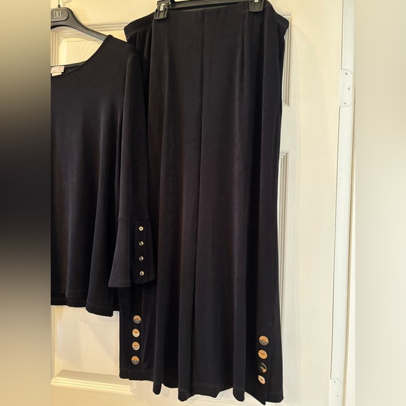 Chico’s travelers Black top and pants size 2P (12-14) - Picture 2 of 11